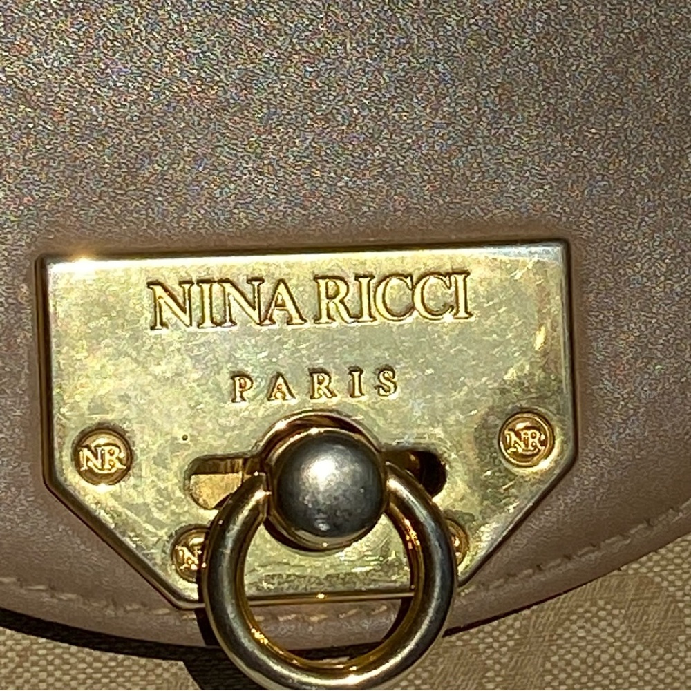 Vintage Nina Ricci Brown Trapezoidal Shoulder Bag with Gold Clasp - Picture 2 of 13